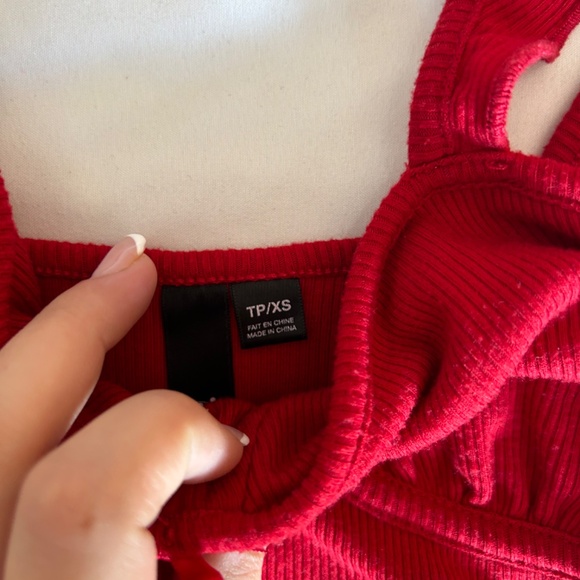 Red Detailed Tank Top - Picture 2 of 3